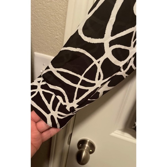 New York and Company Ladies Blouse size XXL - Picture 2 of 6